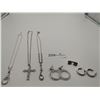Image 1 : 3 x Necklaces and 3 x Pairs of Earrings - Silver-Colored
