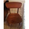 Image 3 : Vintage Wooden Dining Tale with 4 x Chairs