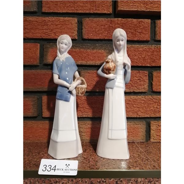Pair of Porcelain Statue Women