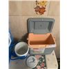 Image 2 : 3 x Coolers - Coleman (2) and Rubbermaid (1)