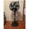 Image 1 : Comfortmate Oscillating Fan