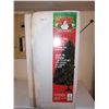 Image 1 : 7ft (2.13M) - Douglas Fir Christmas Tree from Santa's Trim Shoppe
