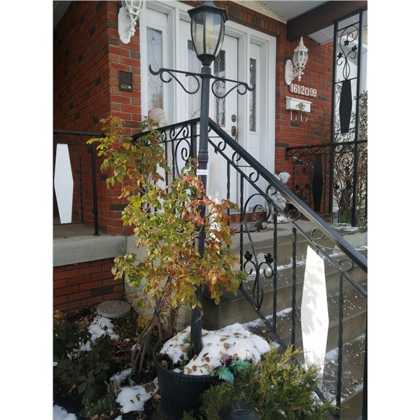 2 x Solar Lamppost Planters