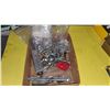 Image 1 : Box with contain