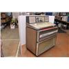Image 2 : *Wurlitzer Americana Jukebox Model 3100 (24.5x40x48.5) - no keys, may need mechanical repair -locked