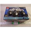 Image 1 : USA -1 Chevy Monster Truck (new)
