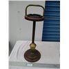 Image 1 : Vintage ashtray and stand (25" tall)