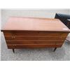 Image 4 : **Red Seal cedar chest - 38x17x23