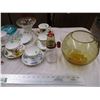 Image 3 : Teacups + saucers + misc