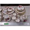Image 3 : American Beauty Royal Albert dishes