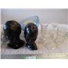 Image 3 : Clear glasses, bust heads