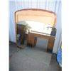Image 2 : **5-drawer dresser with mirror - some damage to mirror