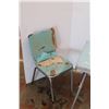 Image 4 : **Vintage Kids Table w/ (2) Chairs (12x18x34)