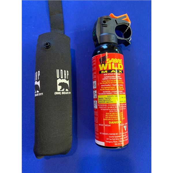 Sabre wild Max bear Spray with holder