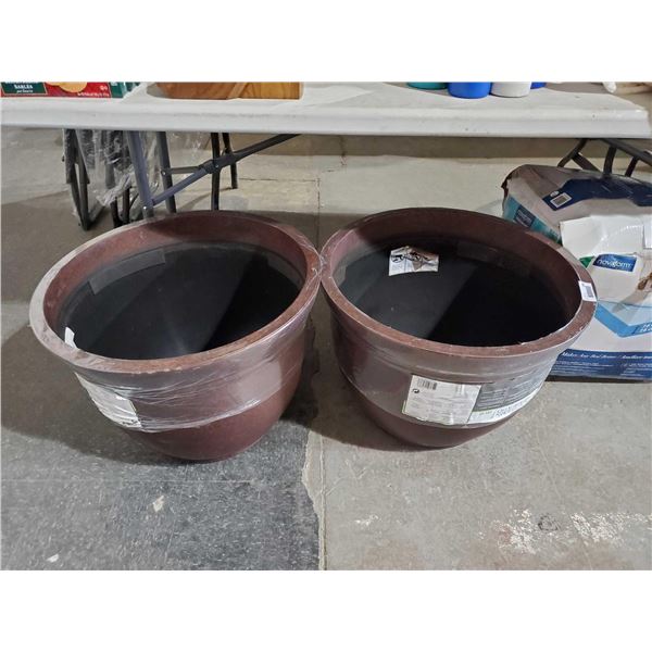 Southern Patio Large HDR Planter Set of 2