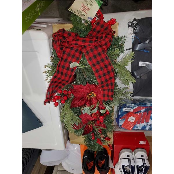 Holiday Living Poinsettia Swag13x5x28"