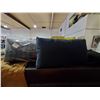 Image 3 : Lot of 2 Long Navy Blue Throw Cushions