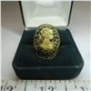 Image 1 : Gold ring with bust portrait