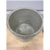 Image 3 : 2 Gallon Medalta Crock (no chips or cracks
