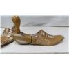 Image 8 : pair of vintage women's shoe stretcher size 4D