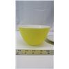 Image 2 : Small yellow PYREX bowl #401, Canadian National Railway plate.