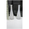 Image 7 : 2 vintage Ink wells, 2 frosted glass vases, candle holder + ceramic décor