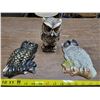 Image 1 : Lot of Wall Mount Owls (2) and Owl figurine