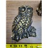 Image 2 : Lot of Wall Mount Owls (2) and Owl figurine