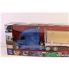 Image 2 : NewRay Volvo Diecast Tractor-Trailer 1/32 Scale