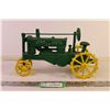 Image 1 : Cast Iron John Deere Tractor