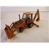 Image 2 : Case 580K Loader/Backhoe - 1:35 scale