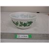 Image 1 : Milk Glass Ivy Mixing Bowl