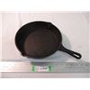 Image 1 : 10" Cast Iron Pan