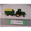 Image 1 : John Deere 1:64 farm toy