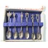 Image 2 : Small spoons in box