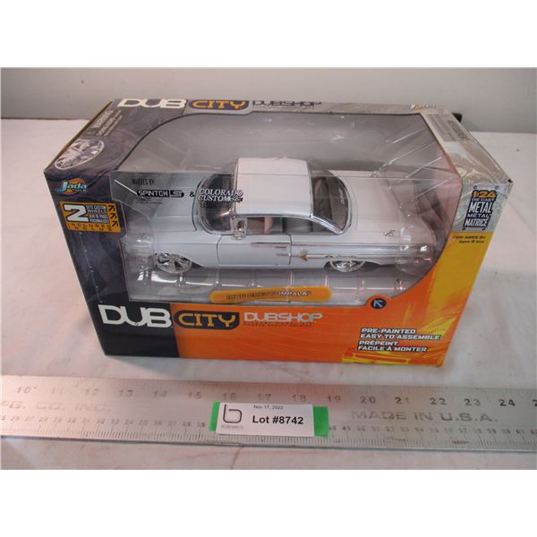 Jada Dub City 1:24 diecast 1960 Chevy Impala