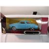 Image 2 : Road Signatures 1:18 diecast 1950 Studebaker Champion (blue)