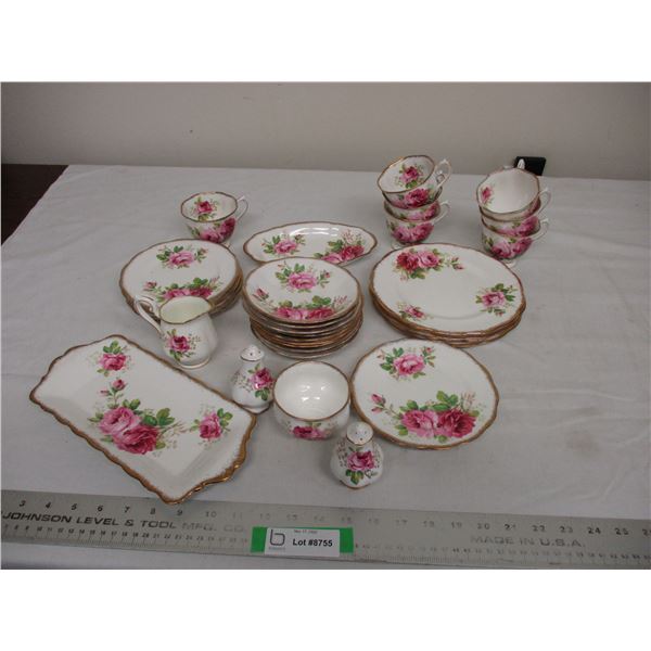 Royal Albert American beauty dishes