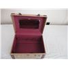 Image 4 : 1950's Train Case (cosmetic) in very good condition - Langmuir Miralite Travel luggage