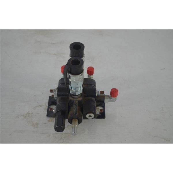 Kubota single spool rear remote hydraulic valve.