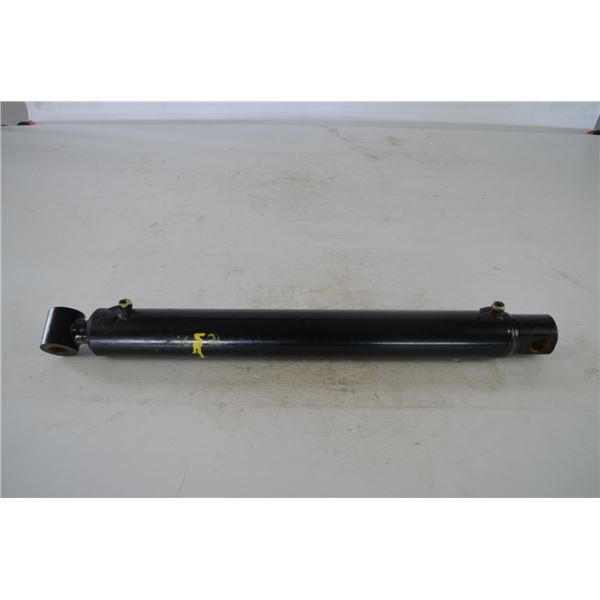 Kubota pair of (2) hydraulic double acting cylinders, 31" pin to pin, 1-1/4" pins, 1-3/4" cylinder r