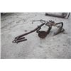 Image 3 : IH 2 furrow underslung plow