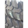 Image 7 : Dunlop Pair of 365/70R18 tires, 95% tread