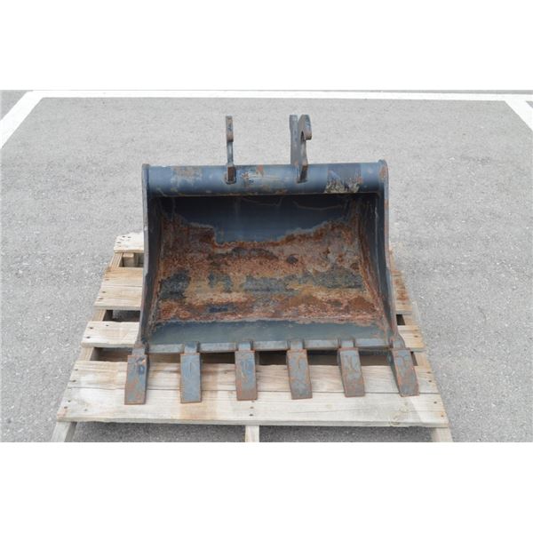 Kubota 30" tooth bucket