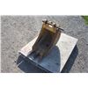 Image 3 : JD 12" digging bucket