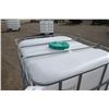 Image 3 : Unknown 200 gal liquid poly tote