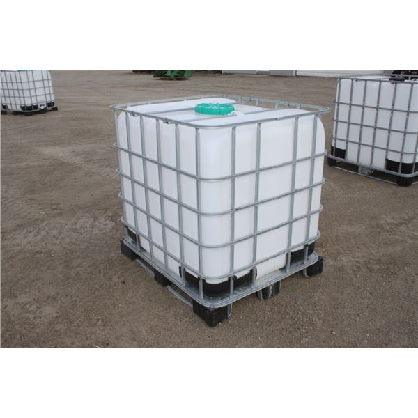 Unknown 200 gal liquid poly tote