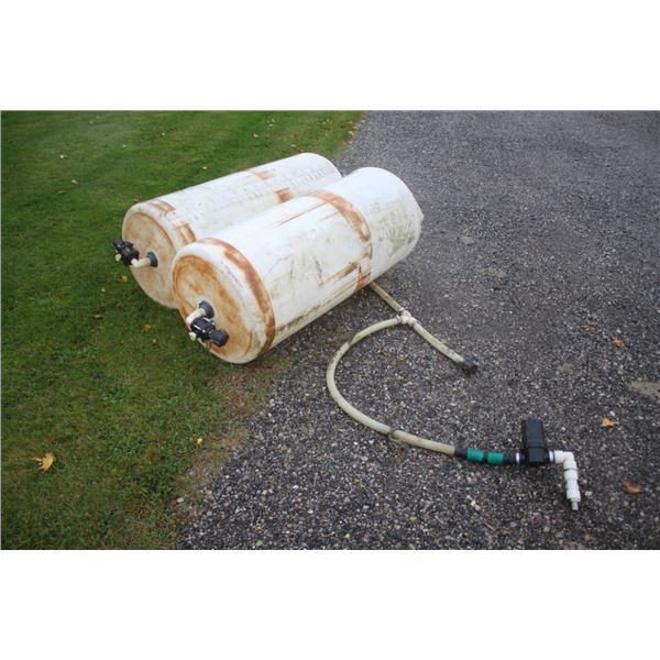 Pair of 300 liter poly tanks