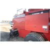 Image 8 : CIH 8575 large square baler with accumulator, Silage Special, 3x3 baler, 91 inch pickup width