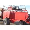 Image 9 : CIH 8575 large square baler with accumulator, Silage Special, 3x3 baler, 91 inch pickup width